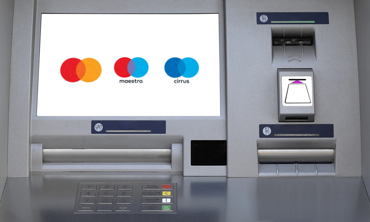 ATM画面上でのMastercardブランディング（ロゴ）